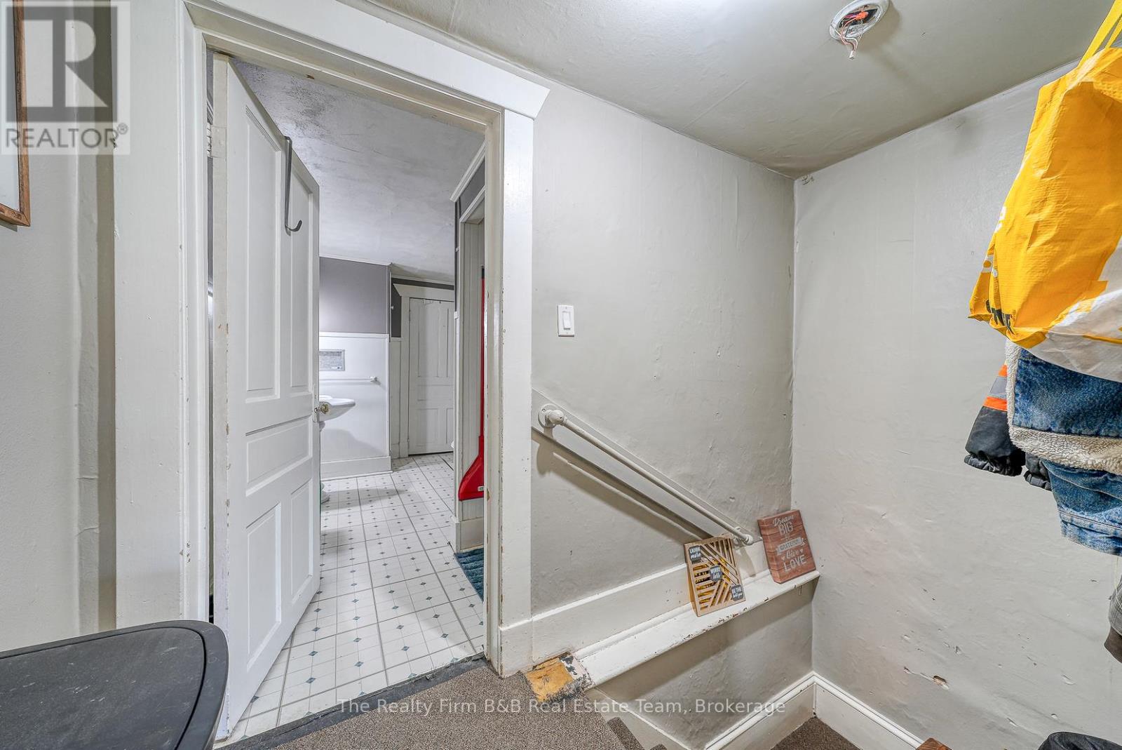 208 Victoria Street, Ingersoll, Ontario  N5C 2N1 - Photo 28 - X12462148