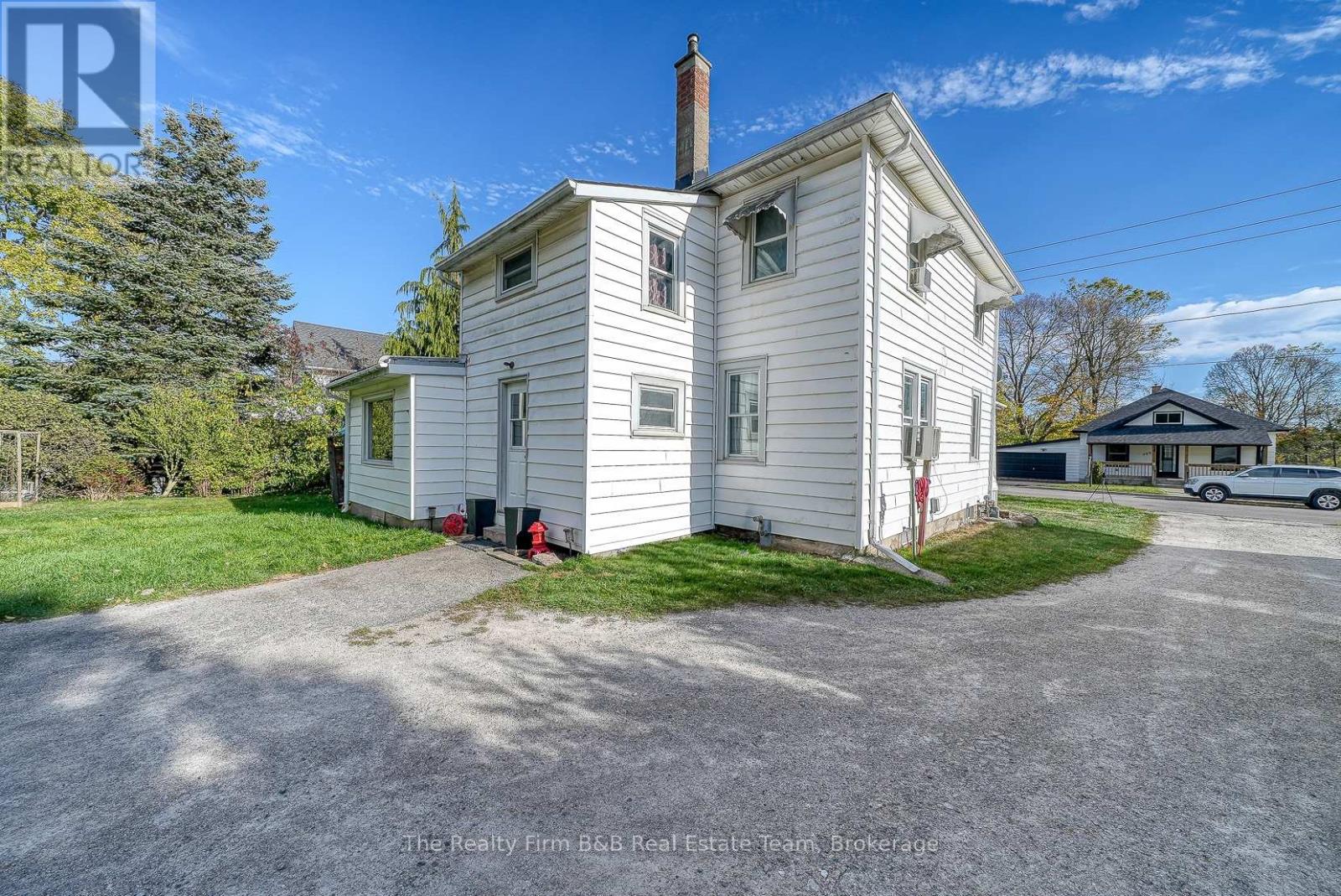 208 Victoria Street, Ingersoll, Ontario  N5C 2N1 - Photo 6 - X12462148