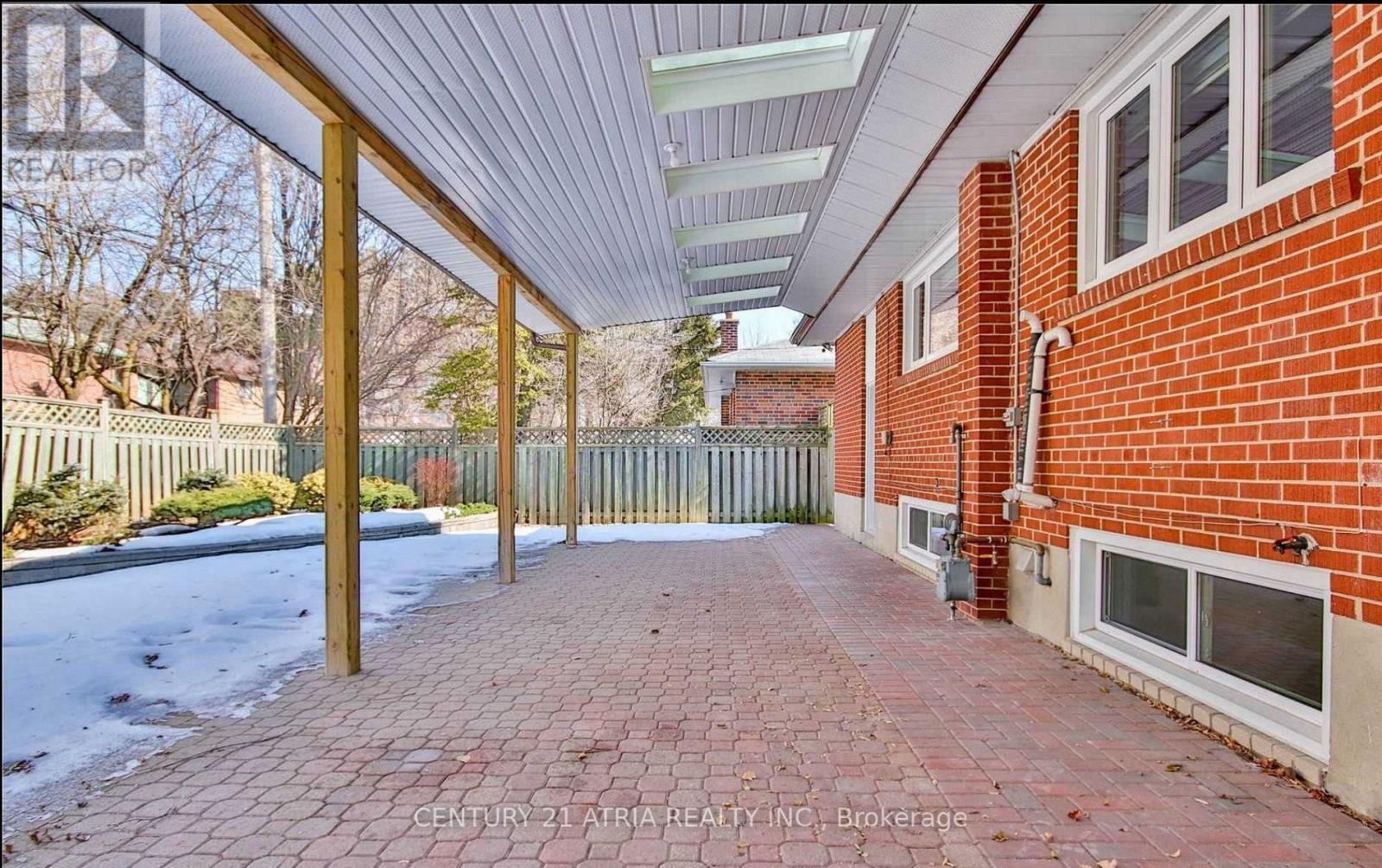 243 Harrygan Crescent, Richmond Hill, Ontario  L4C 4J2 - Photo 19 - N12681444