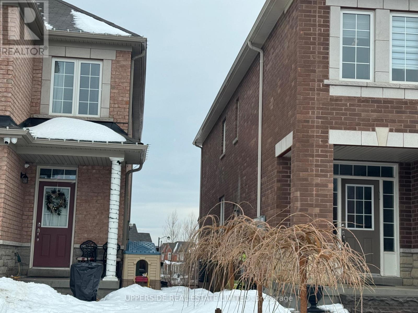 125 Walter Sinclair Court, Richmond Hill, Ontario  L4E 0X4 - Photo 2 - N12475872