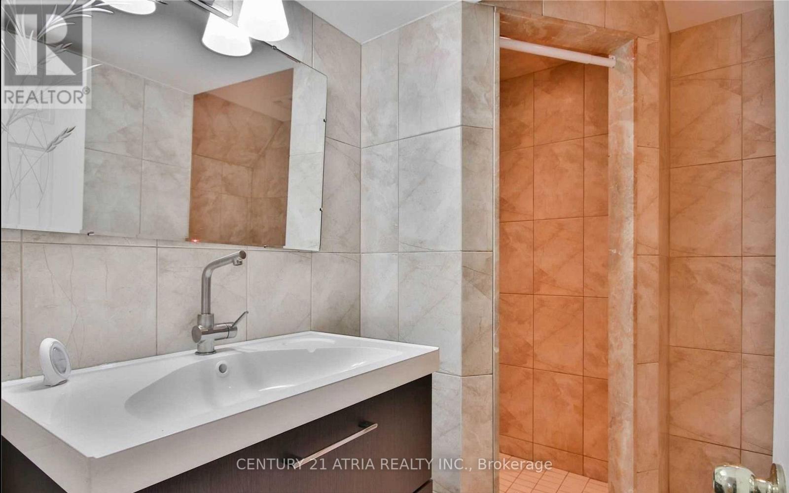 243 Harrygan Crescent, Richmond Hill, Ontario  L4C 4J2 - Photo 16 - N12681444