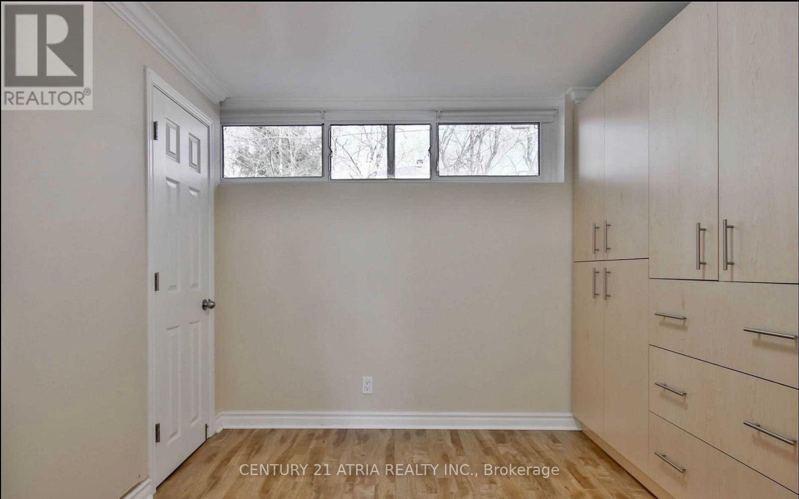 243 Harrygan Crescent, Richmond Hill, Ontario  L4C 4J2 - Photo 7 - N12681444