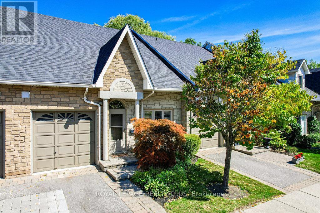 6 - 1010 CRISTINA COURT, Mississauga, Ontario