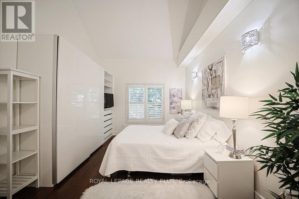 6 - 1010 Cristina Court, Mississauga, Ontario  L5J 4T7 - Photo 18 - W12681928