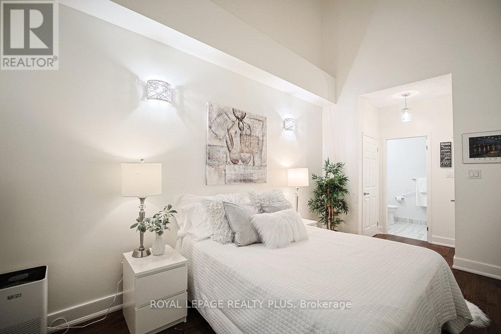 6 - 1010 Cristina Court, Mississauga, Ontario  L5J 4T7 - Photo 19 - W12681928