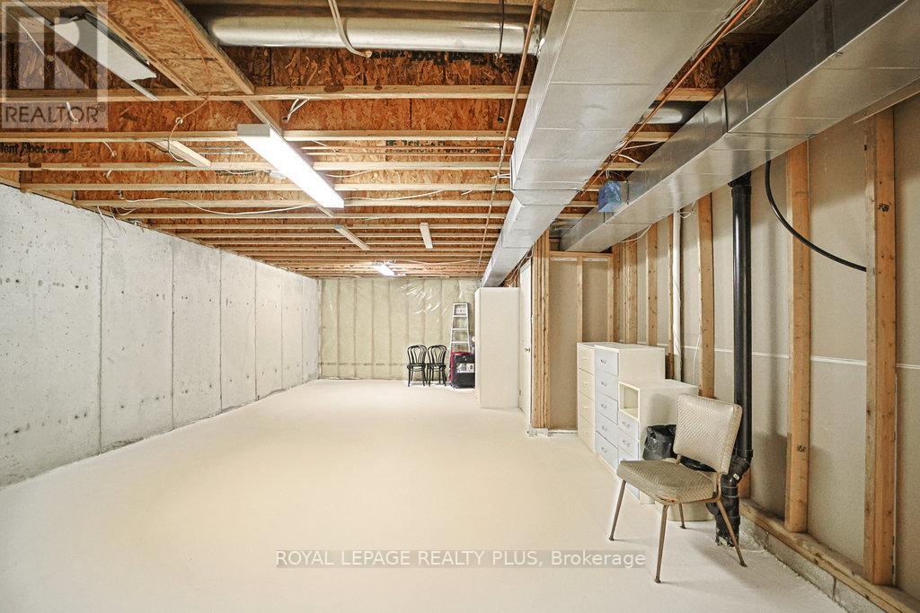 6 - 1010 Cristina Court, Mississauga, Ontario  L5J 4T7 - Photo 38 - W12681928