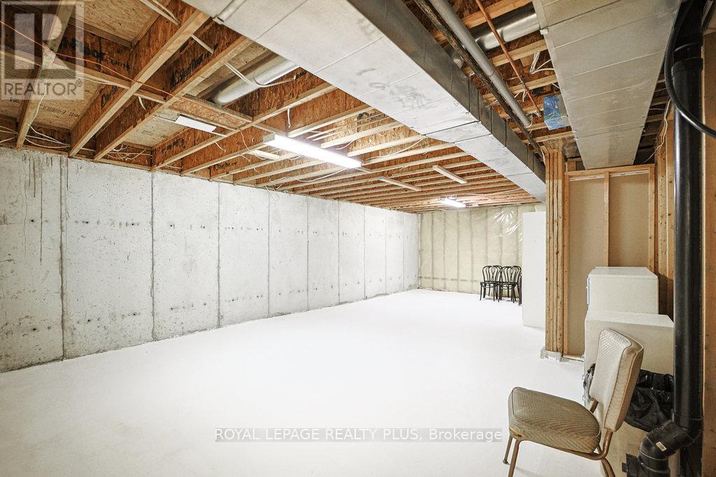 6 - 1010 Cristina Court, Mississauga, Ontario  L5J 4T7 - Photo 39 - W12681928