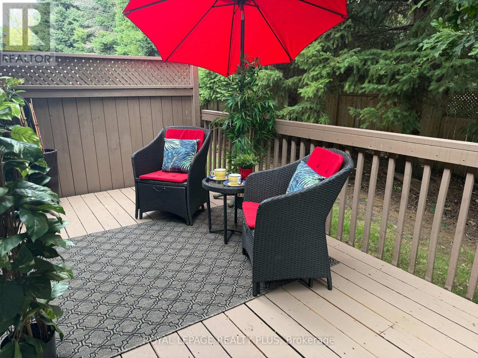 6 - 1010 Cristina Court, Mississauga, Ontario  L5J 4T7 - Photo 5 - W12681928