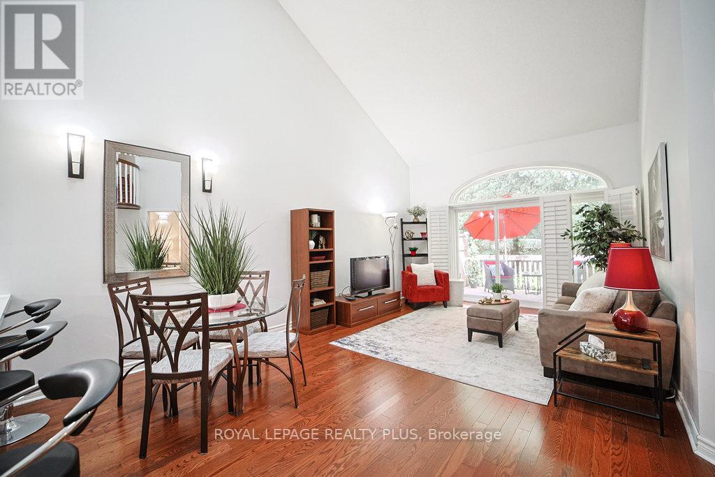 6 - 1010 Cristina Court, Mississauga, Ontario  L5J 4T7 - Photo 7 - W12681928