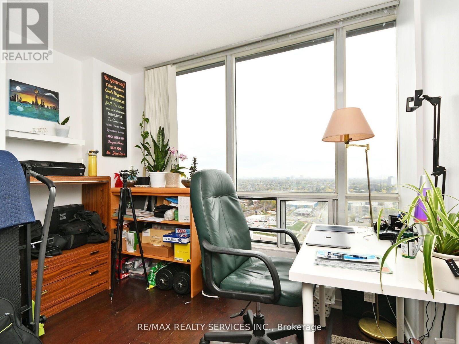 14 - 115 Hillcrest Avenue, Mississauga, Ontario  L5B 3Y9 - Photo 12 - W12681952