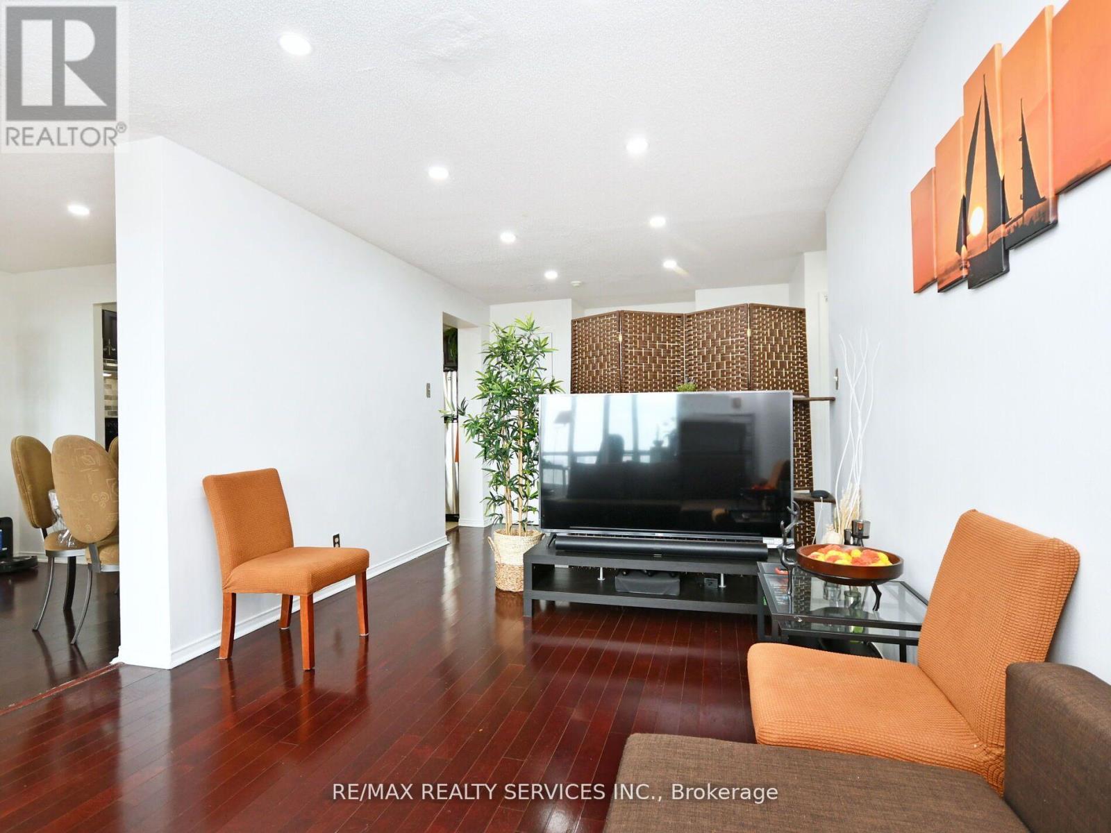 14 - 115 Hillcrest Avenue, Mississauga, Ontario  L5B 3Y9 - Photo 14 - W12681952