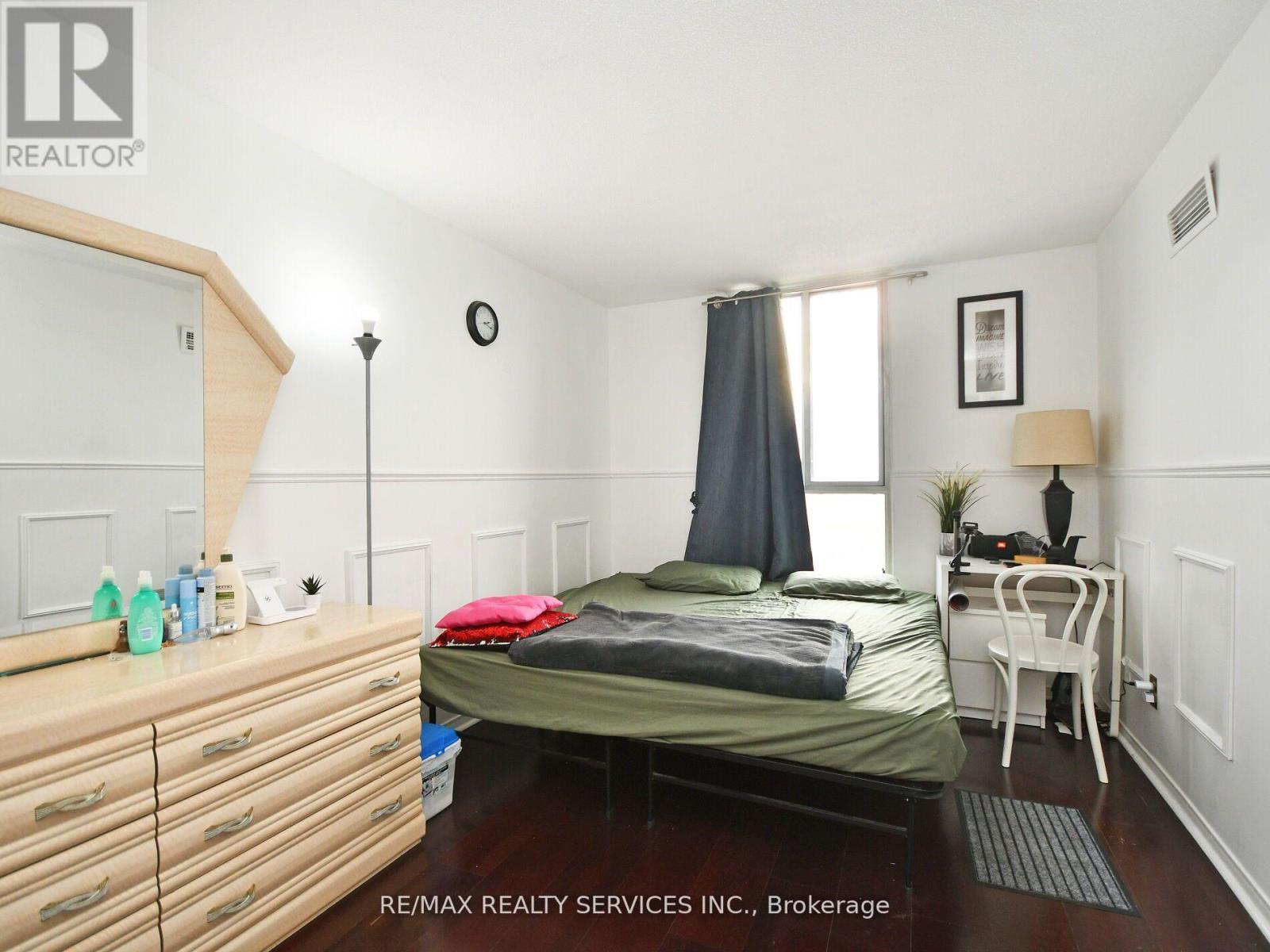 14 - 115 Hillcrest Avenue, Mississauga, Ontario  L5B 3Y9 - Photo 21 - W12681952