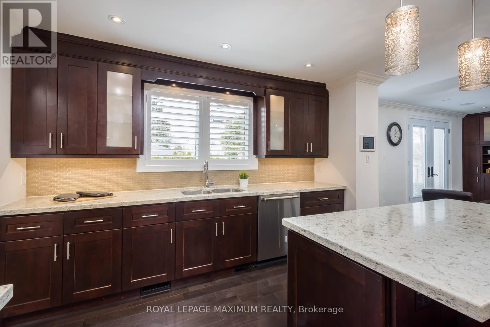 55 Ashmount Crescent, Toronto, Ontario  M9R 1C9 - Photo 16 - W12681972