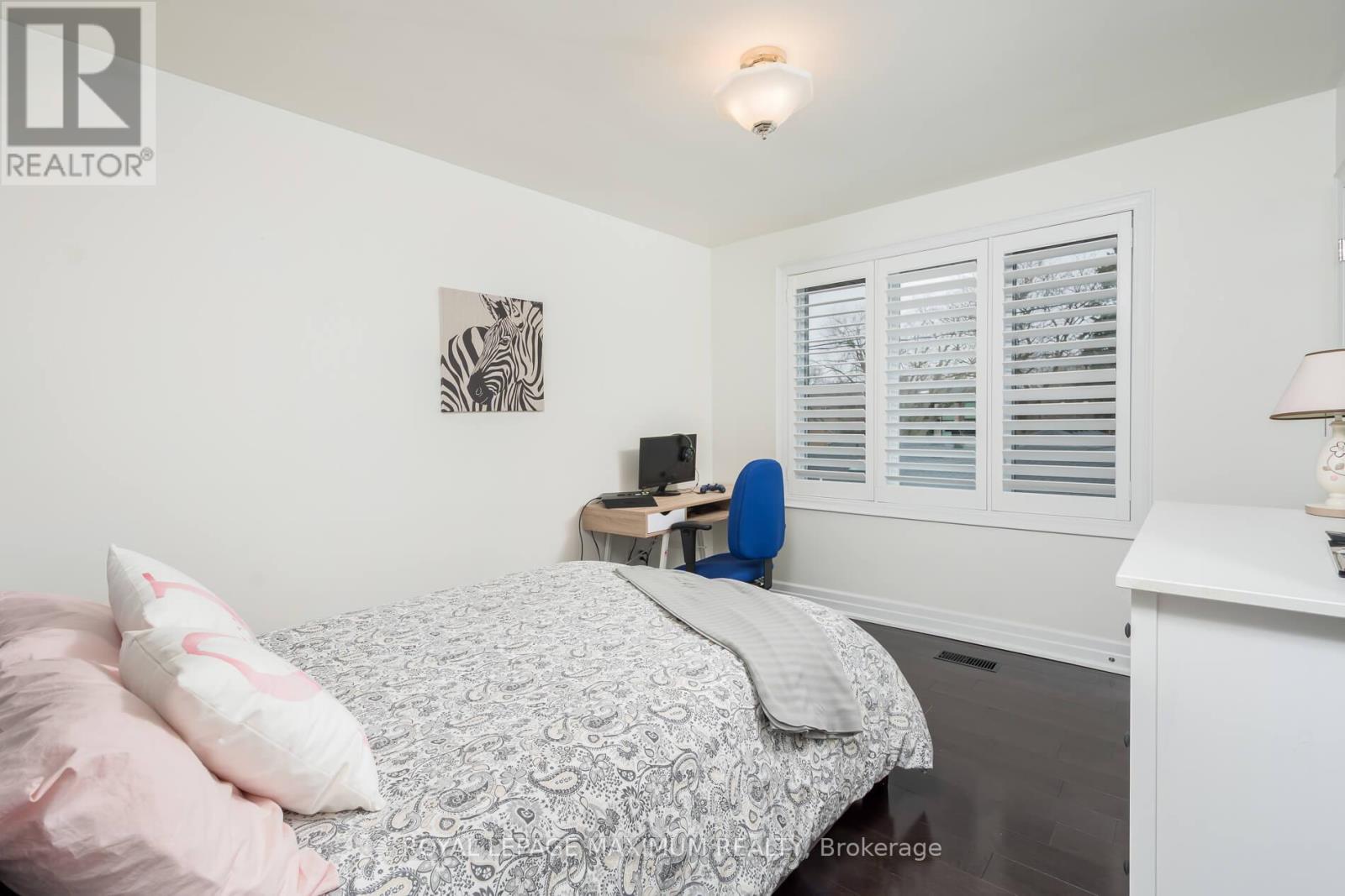 55 Ashmount Crescent, Toronto, Ontario  M9R 1C9 - Photo 20 - W12681972