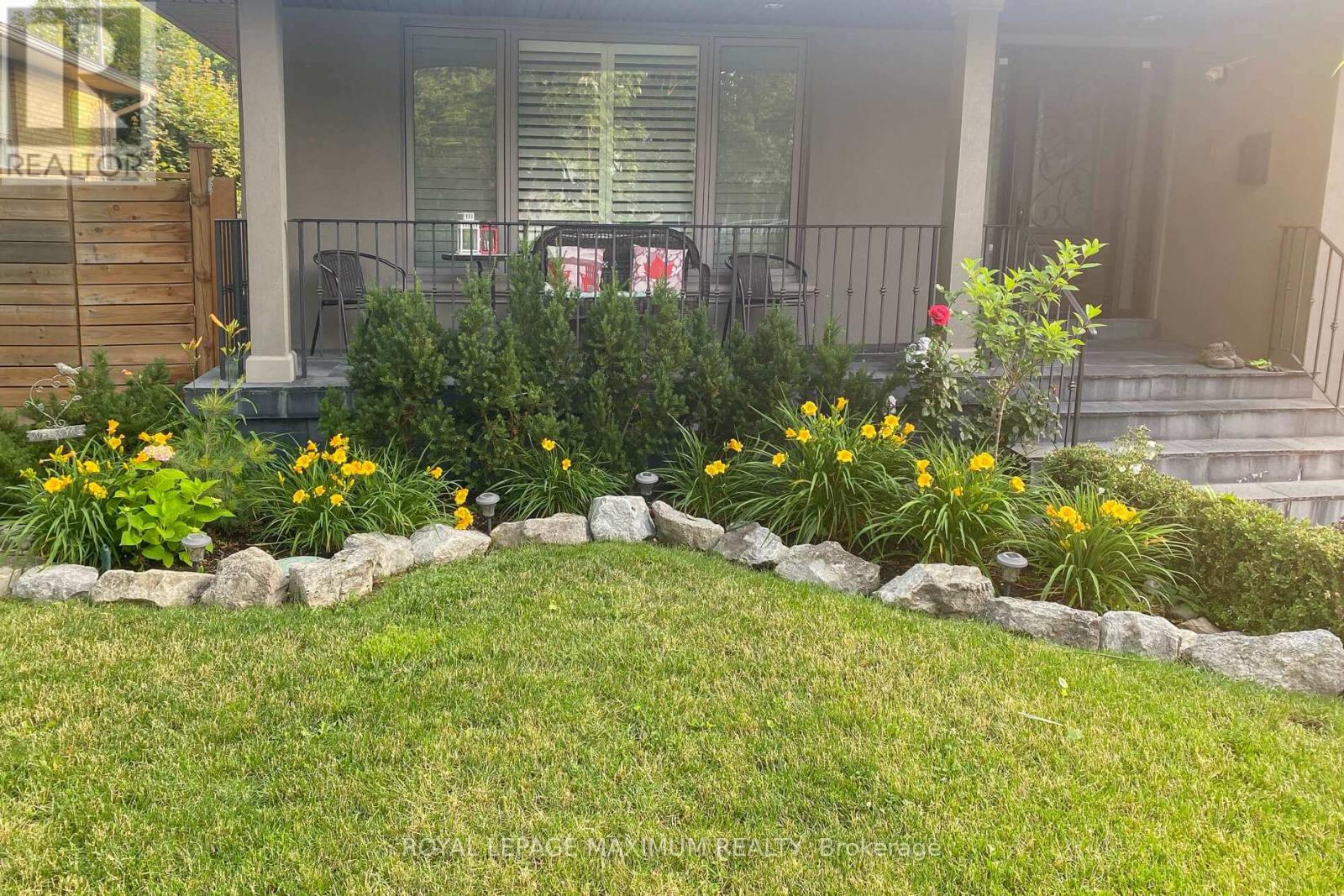 55 Ashmount Crescent, Toronto, Ontario  M9R 1C9 - Photo 40 - W12681972