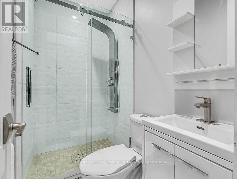 33 Edwin Avenue, Toronto, Ontario  M6P 3Z2 - Photo 11 - W12681984