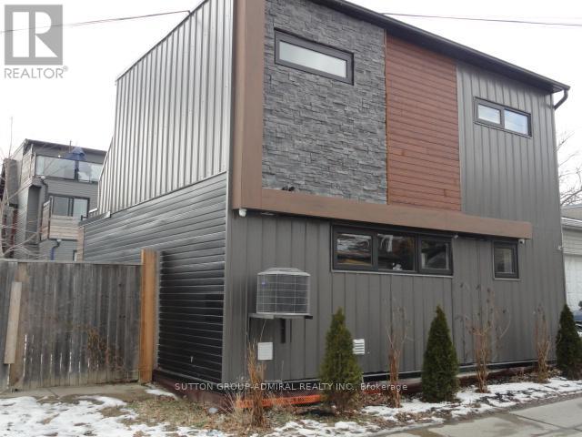 33 Edwin Avenue, Toronto, Ontario  M6P 3Z2 - Photo 6 - W12681984