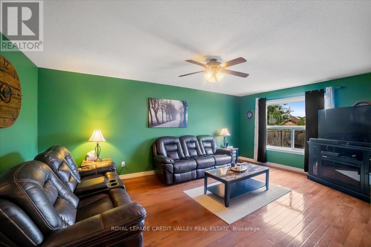 210 Marilyn Street, Shelburne, Ontario  L9V 3C7 - Photo 10 - X12416999