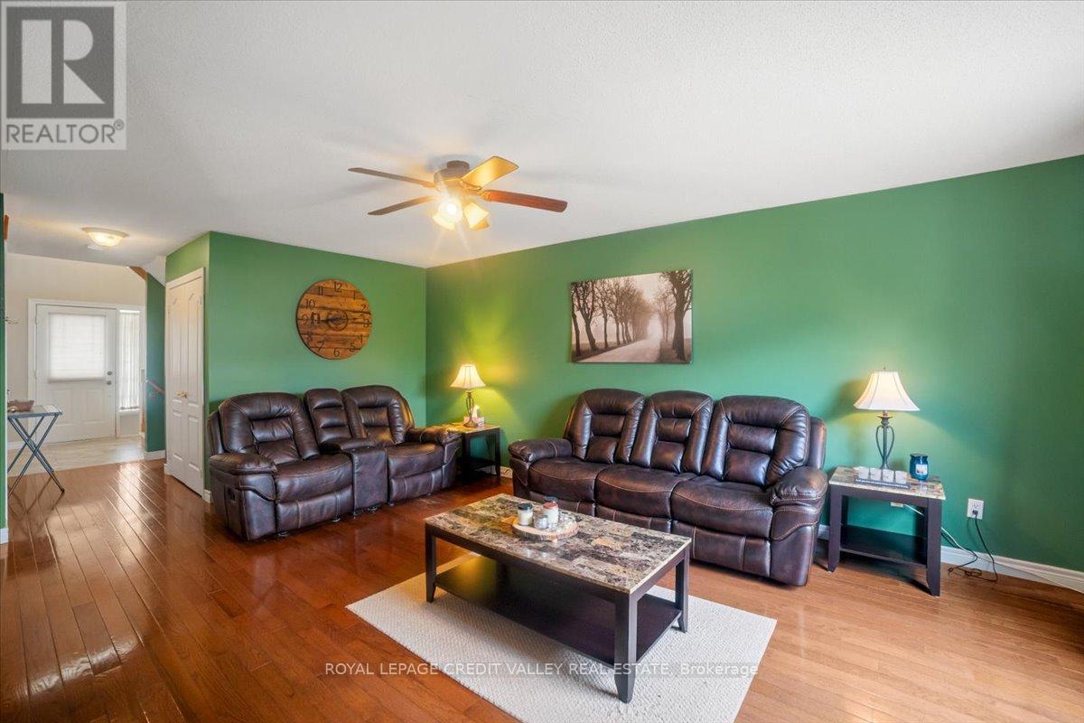 210 Marilyn Street, Shelburne, Ontario  L9V 3C7 - Photo 8 - X12416999