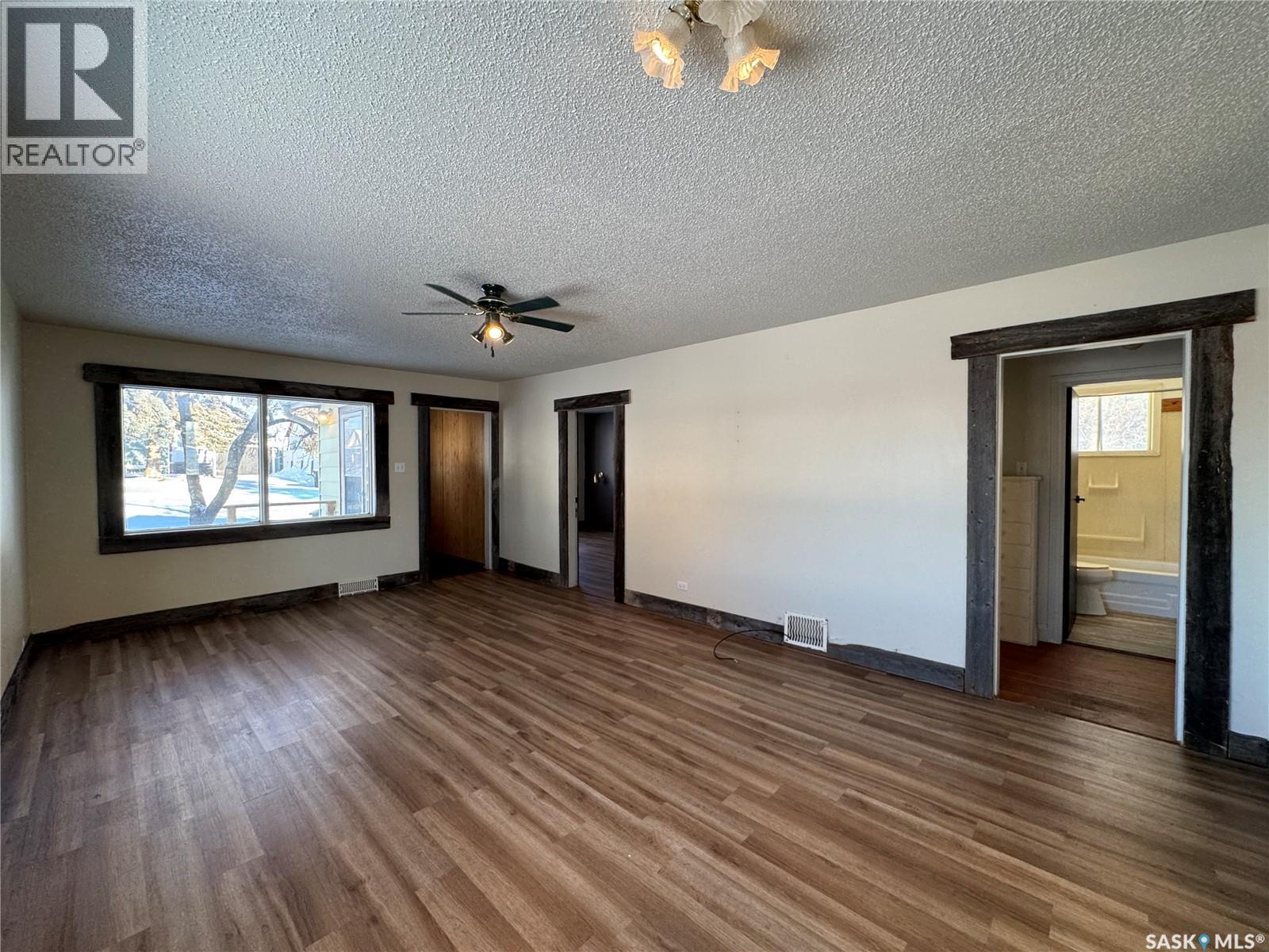 502 3rd Avenue E, Biggar, Saskatchewan  S0K 0M0 - Photo 10 - SK026295