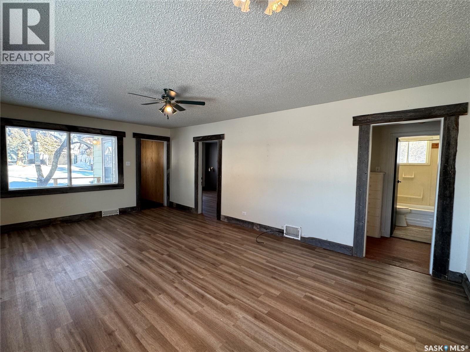 502 3rd Avenue E, Biggar, Saskatchewan  S0K 0M0 - Photo 5 - SK026295