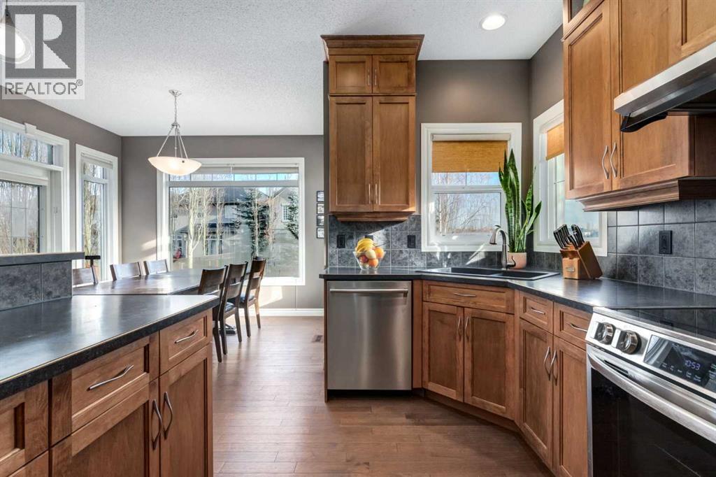 227 Tuscany Glen Park Nw, Calgary, Alberta  T3L 3E5 - Photo 11 - A2278231