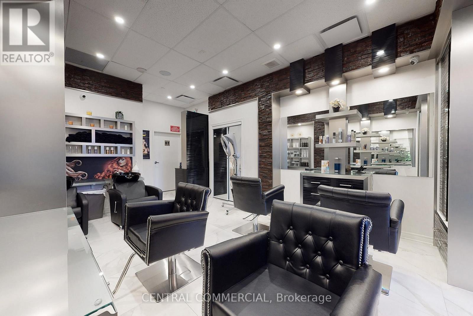 A8 - 9610 Yonge Street, Richmond Hill, Ontario  L4C 1V6 - Photo 7 - N12678786