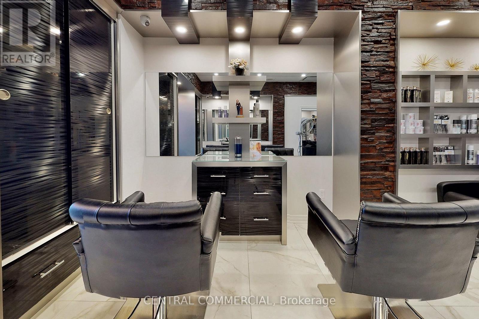 A8 - 9610 Yonge Street, Richmond Hill, Ontario  L4C 1V6 - Photo 9 - N12678786