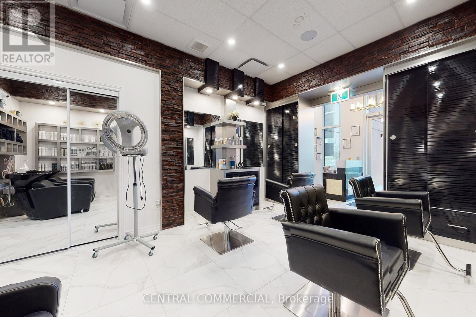 A8 - 9610 Yonge Street, Richmond Hill, Ontario  L4C 1V6 - Photo 14 - N12678786