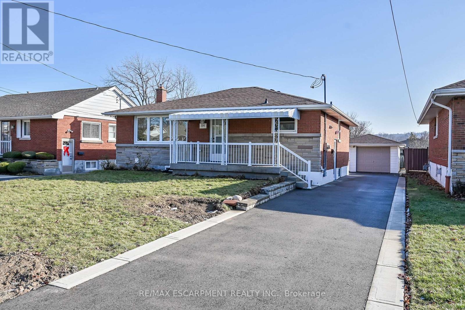 84 BLANMORA DRIVE, Hamilton, Ontario