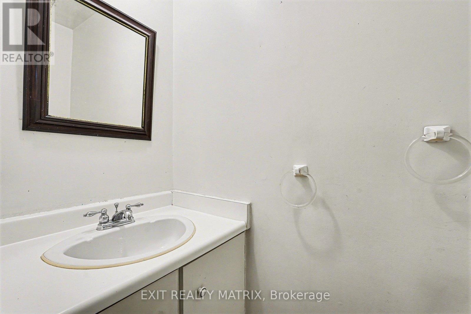 48 Peary Way, Ottawa, Ontario  K2L 1Z8 - Photo 10 - X12681832