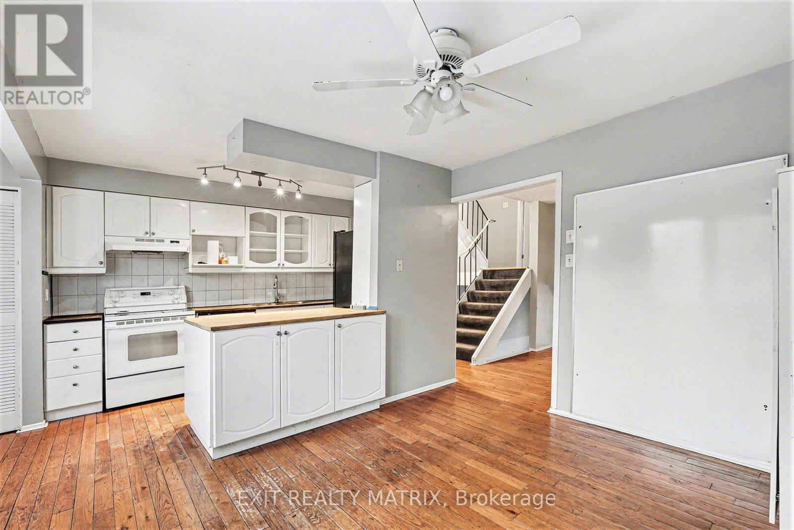 48 Peary Way, Ottawa, Ontario  K2L 1Z8 - Photo 7 - X12681832