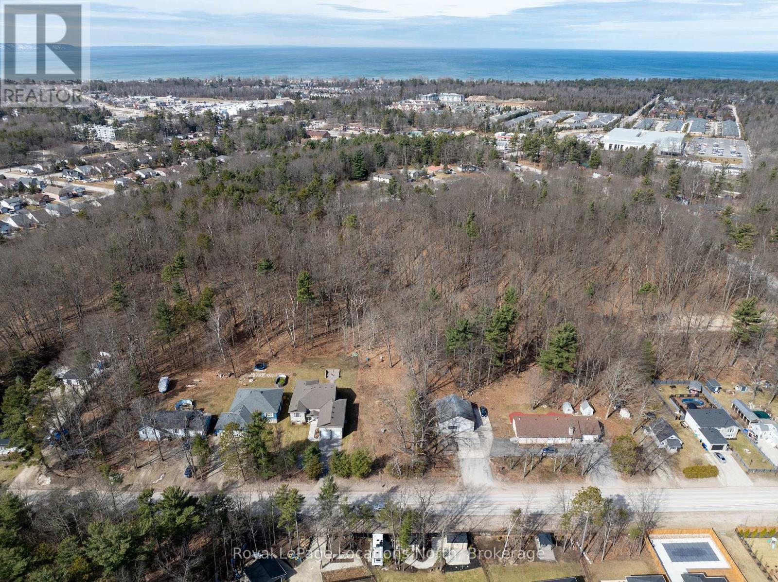 198 Golf Course Road, Wasaga Beach, Ontario  L9Z 1S6 - Photo 3 - S12682178