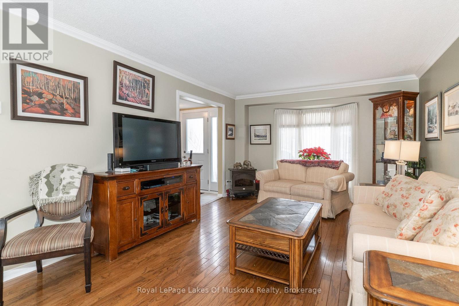 55 Shoreline Drive, Bracebridge, Ontario  P1L 1Z3 - Photo 10 - X12682166