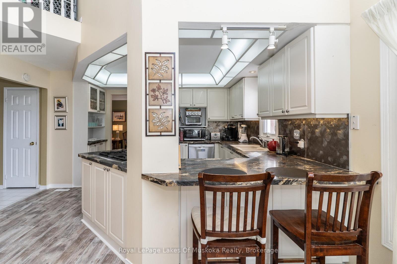 55 Shoreline Drive, Bracebridge, Ontario  P1L 1Z3 - Photo 13 - X12682166