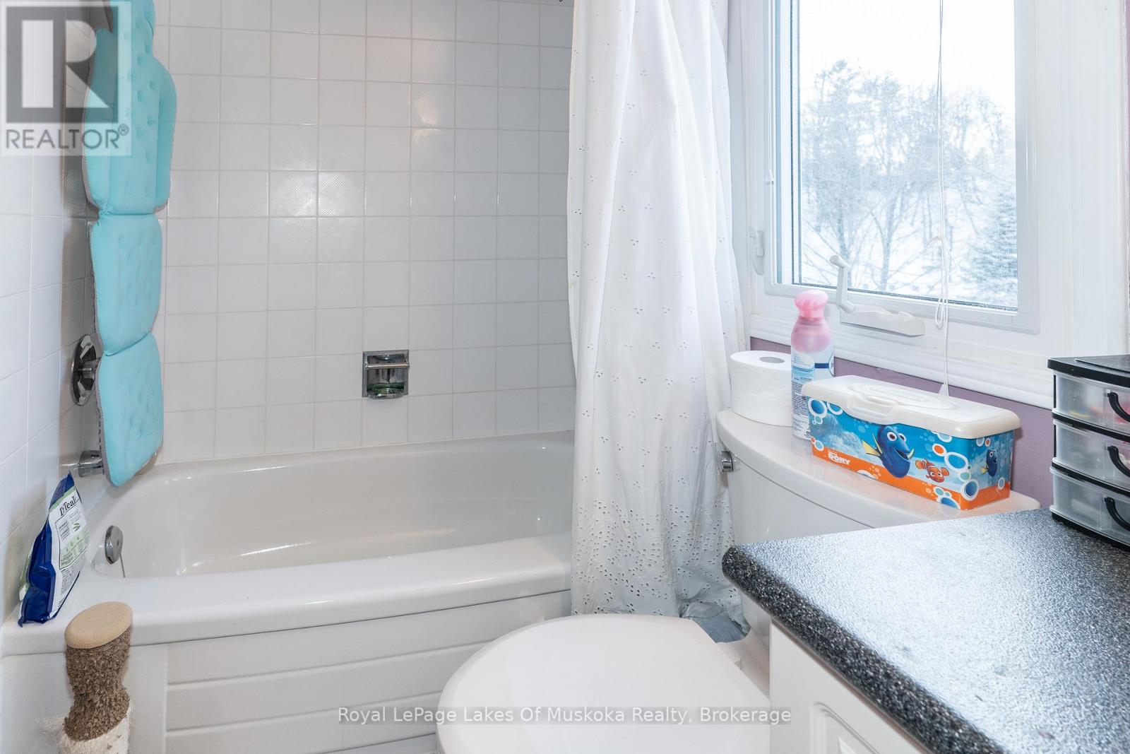 55 Shoreline Drive, Bracebridge, Ontario  P1L 1Z3 - Photo 29 - X12682166