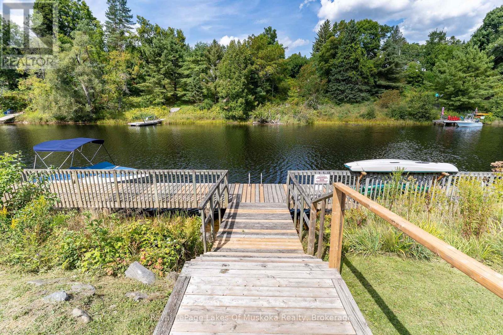 55 Shoreline Drive, Bracebridge, Ontario  P1L 1Z3 - Photo 40 - X12682166