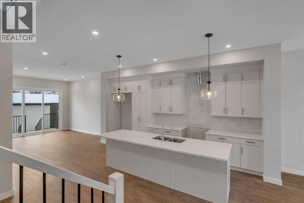 8631 48 Avenue Nw, Calgary, Alberta  T3B 2B3 - Photo 6 - A2276269