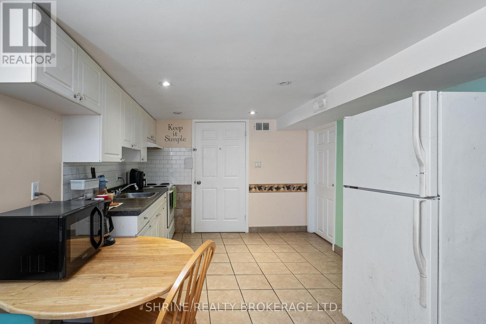 15 Garland Crescent, London East, Ontario  N5V 1N4 - Photo 29 - X12682258