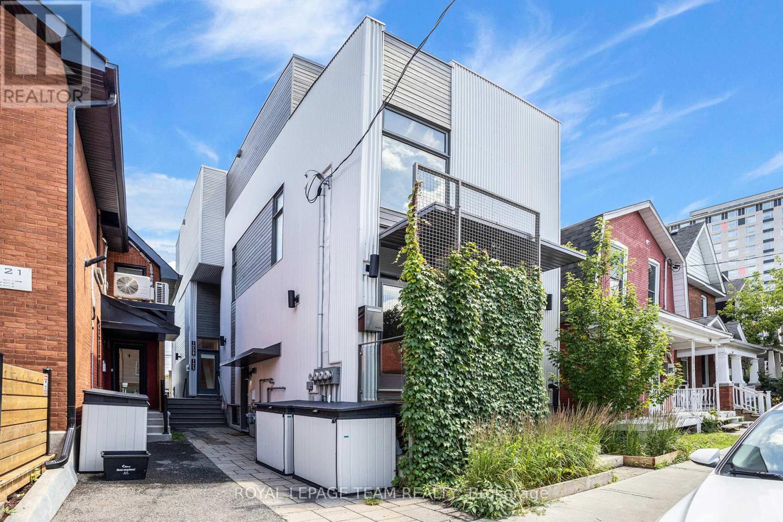 B - 123 CARRUTHERS AVENUE, Ottawa, Ontario