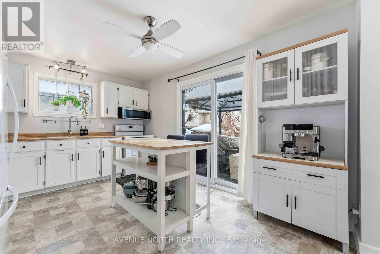 1017 Arrowhead Place, Ottawa, Ontario  K1C 2S5 - Photo 9 - X12682250