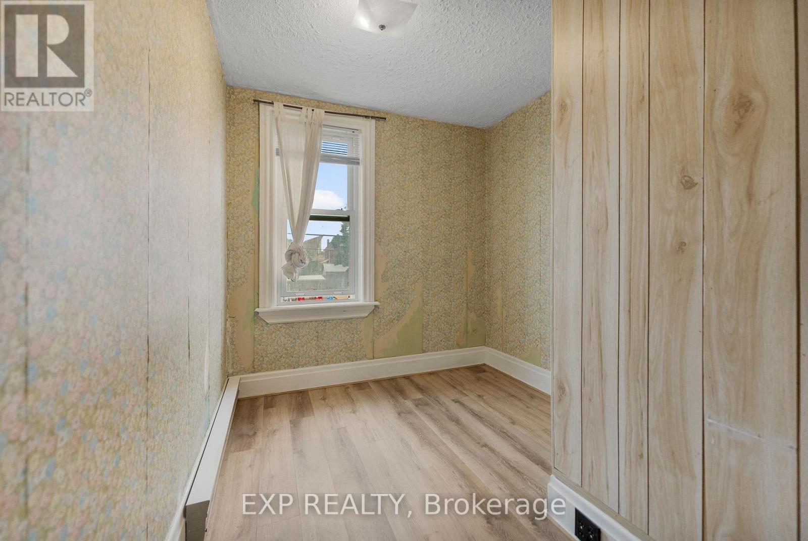 84 Bank Street N, Renfrew, Ontario  K7V 2E2 - Photo 17 - X12682154