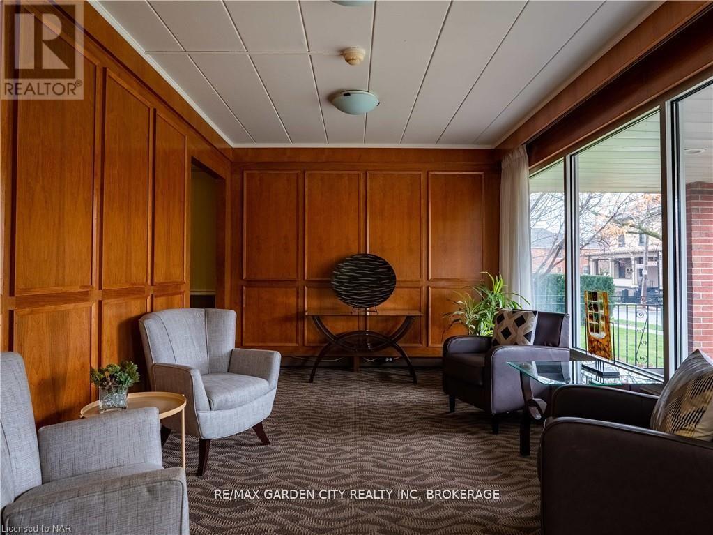 103 - 14 Norris Place, St. Catharines, Ontario  L2R 2W8 - Photo 4 - X12682048