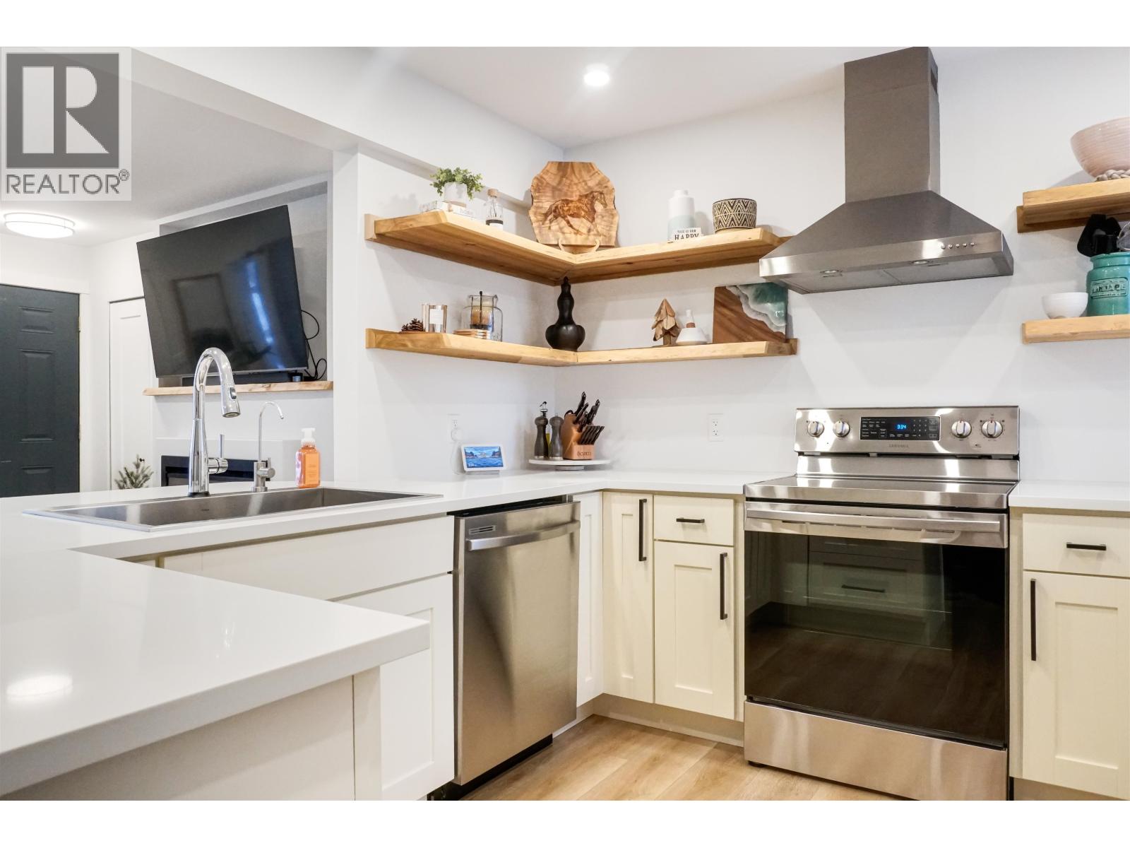 11 Nadina Street, Kitimat, British Columbia  V8C 2A3 - Photo 10 - R3077871