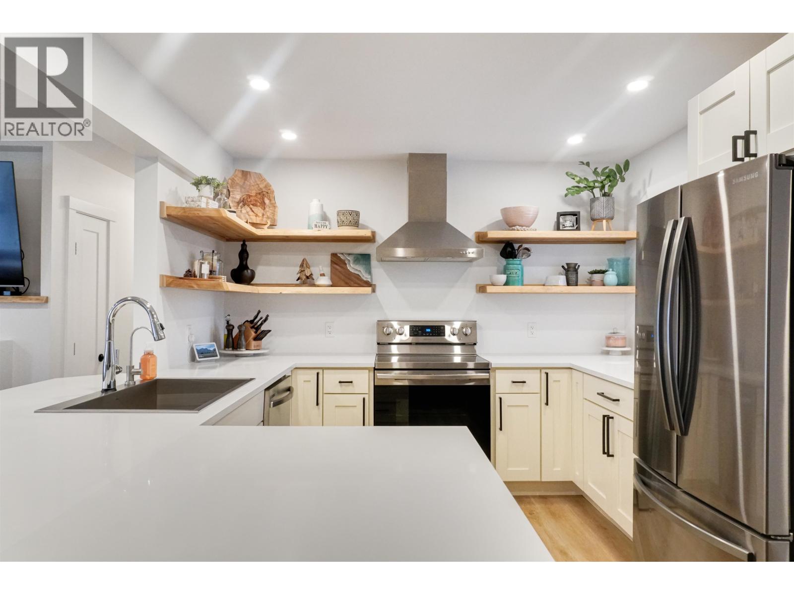 11 Nadina Street, Kitimat, British Columbia  V8C 2A3 - Photo 12 - R3077871