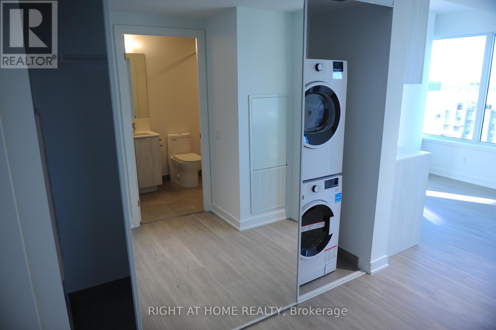 3816 - 8 Wellesley Street W, Toronto, Ontario  M4Y 0J5 - Photo 15 - C12682054