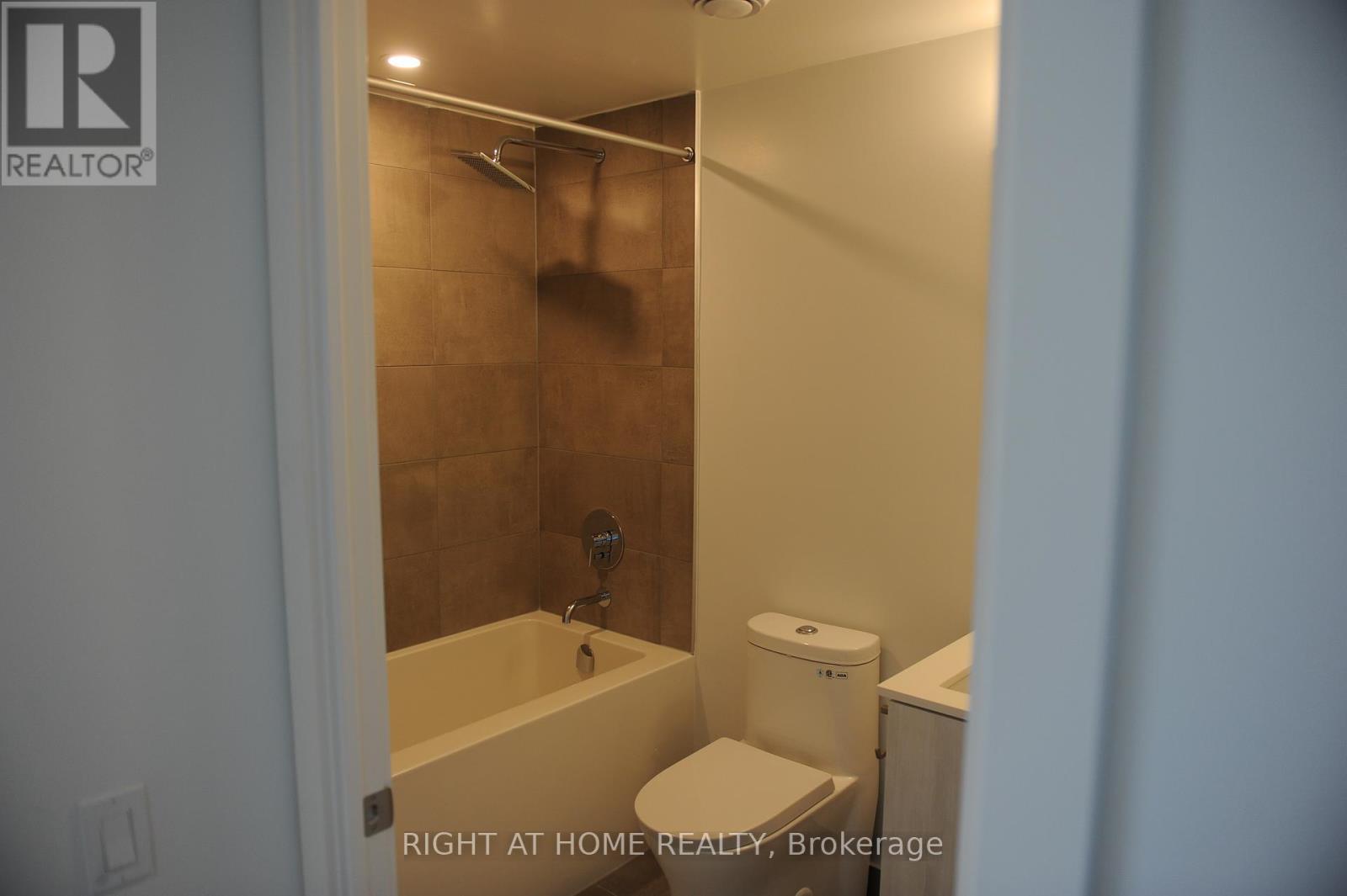 3816 - 8 Wellesley Street W, Toronto, Ontario  M4Y 0J5 - Photo 16 - C12682054