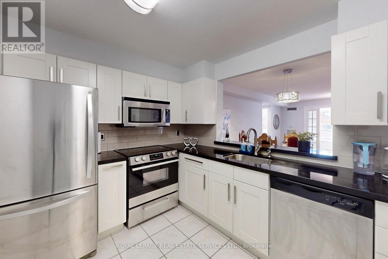 901 - 152 St Patrick Street, Toronto, Ontario  M5T 3J9 - Photo 12 - C12682088