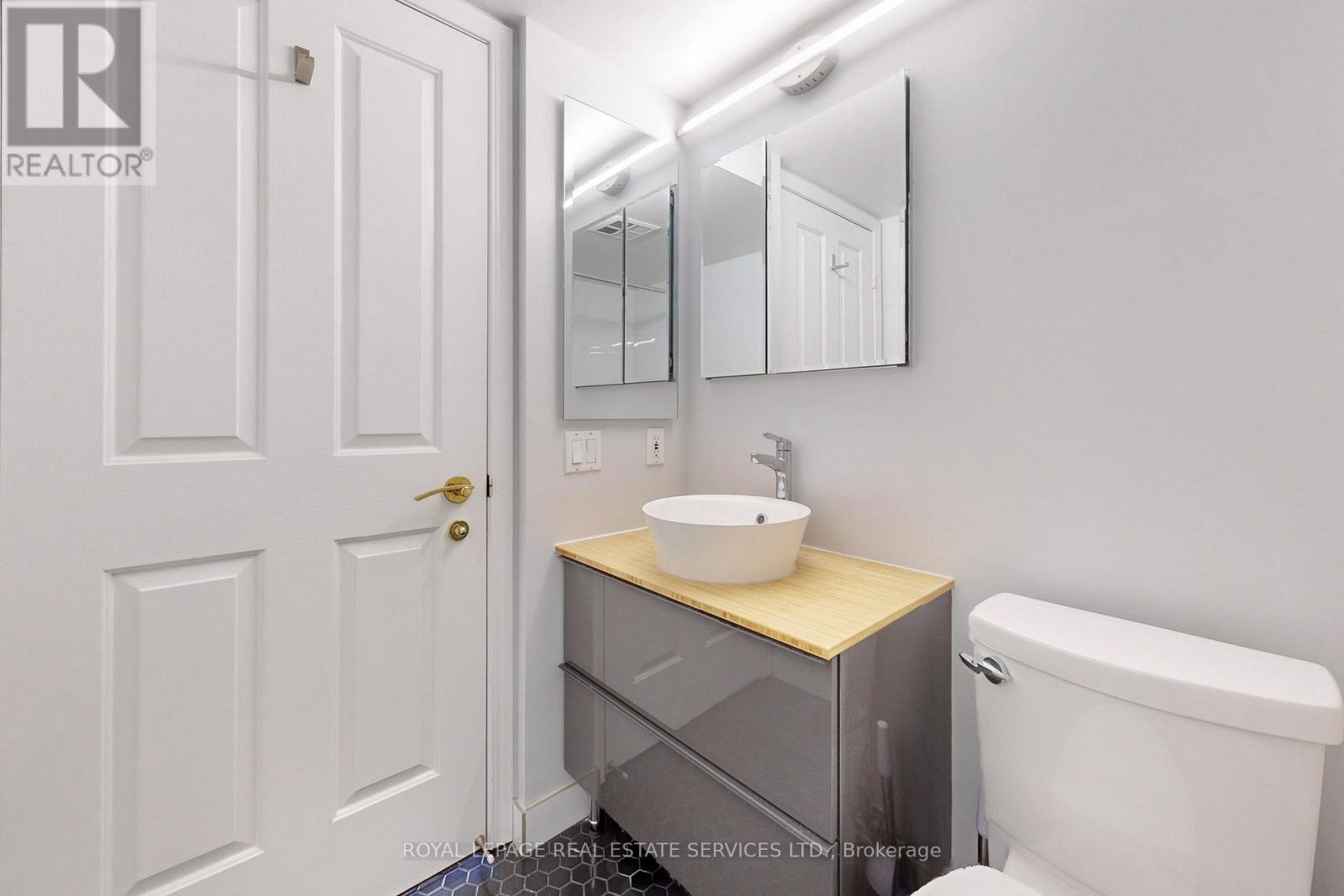 901 - 152 St Patrick Street, Toronto, Ontario  M5T 3J9 - Photo 22 - C12682088