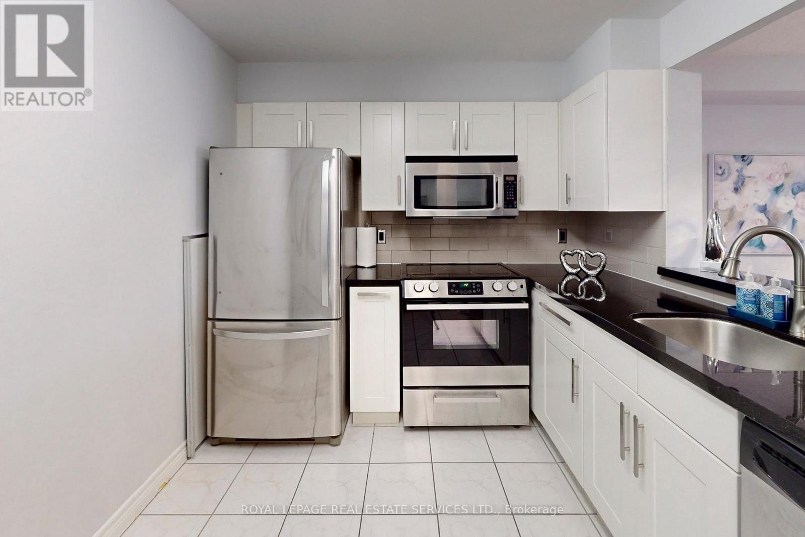 901 - 152 St Patrick Street, Toronto, Ontario  M5T 3K9 - Photo 14 - C12682092